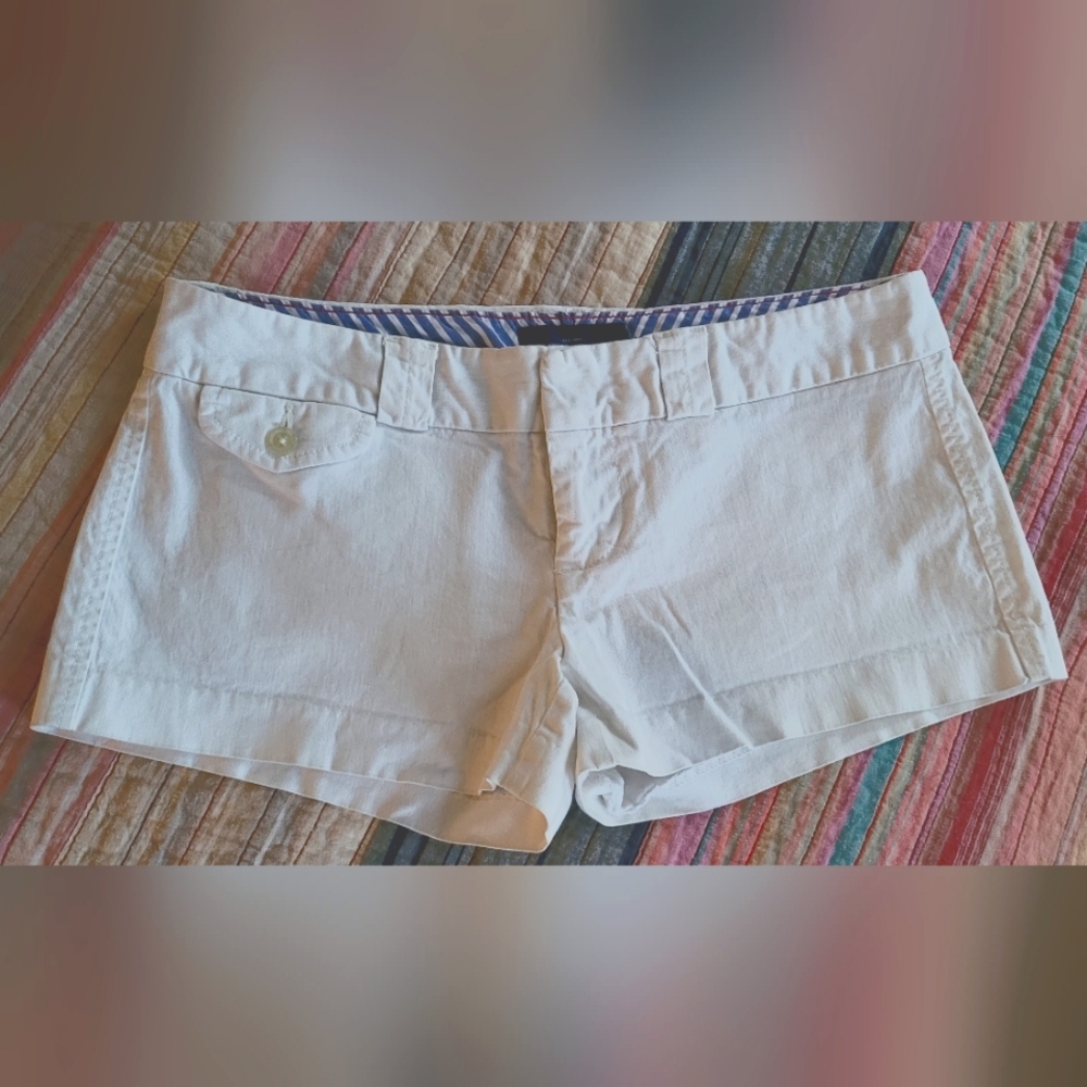 American Eagle Size 4, white shorts